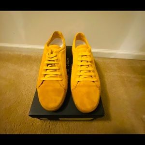 Men’s casual sneakers